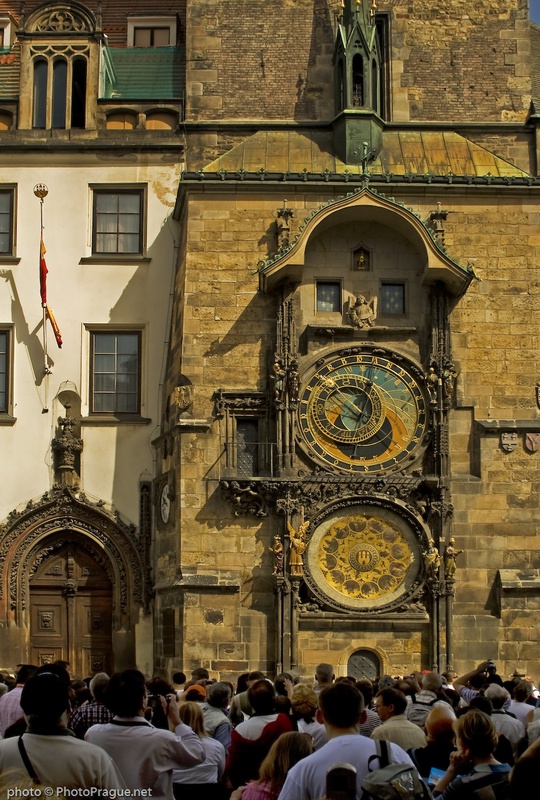 Orloj (Astronomische Uhr) - Prague Minos Guide