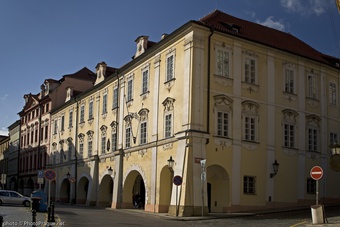Das Palais Auersperg (Aueršperský palác)