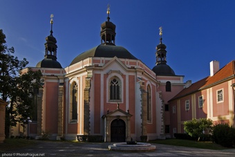 Le monastère des Augustiniens dans la Ville Nouvelle