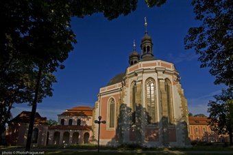 L'église Notre-Dame et Charlemagne