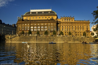 Das Nationaltheater (Národní divadlo)